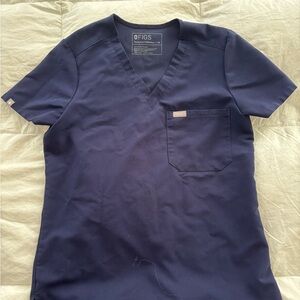Figs navy V-Neck Scrub Top & high waisted joggers